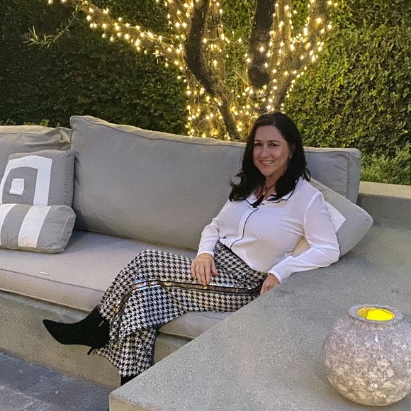 Meet your Posher, Debs - Picture 1 of 1